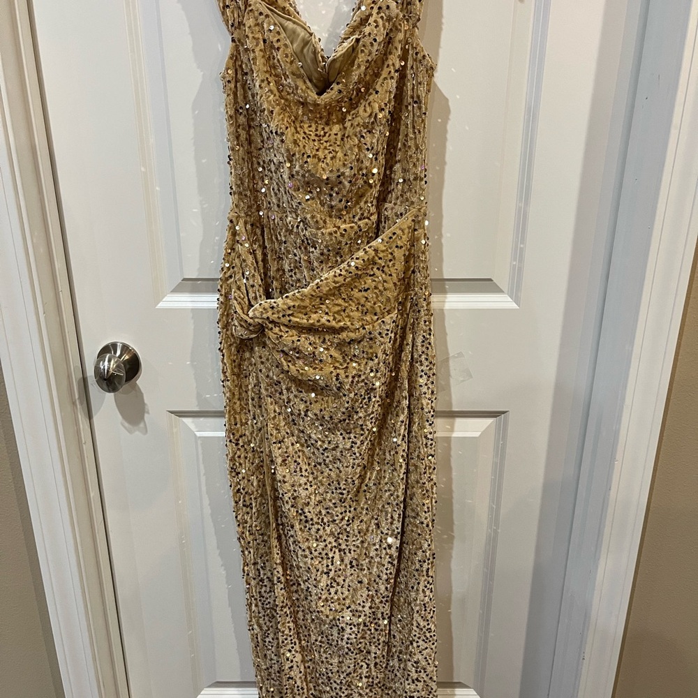 Elegant Gold Sequin Evening Dress